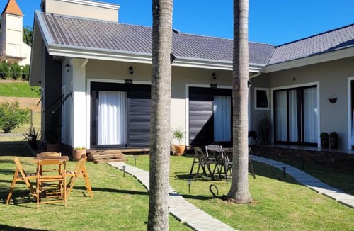Pomerode House | Villa Pomerode Hospedagem - Suítes com conforto e aconchego conectados com a Natureza