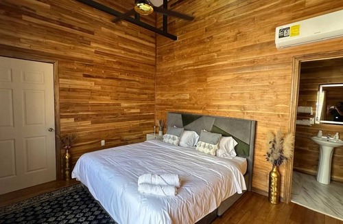 Parrita Hotel | Villa Republik