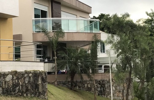 Santo Amaro da Imperatriz Cottage | Vrbo Property