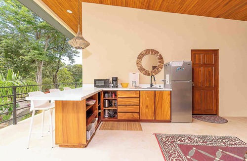 Palm Beach Estates Apartment | Walk to beach, 2BR/2BA, Apartment, pool, parking, outdoor kitchen