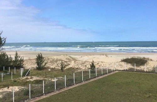 Laguna House | Waterfront house on Itapirubá beach