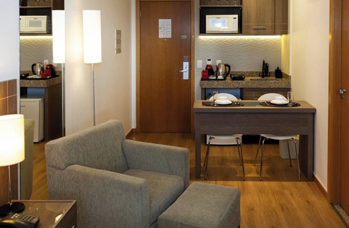 Monumental Axis Apartment | Well-located flat with swimming pool and gym near Esplanada dos Ministérios
