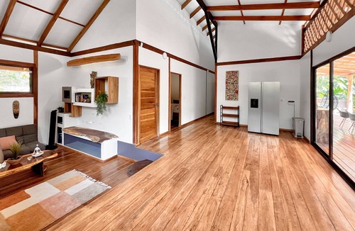 Cahuita House | Whispering Wisdom | 3 Bed w/Pool, Steps to Beach
