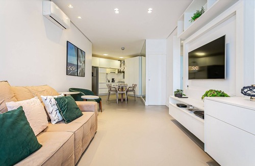 Jurere Apartment | WI-FI 200MB | 350m from Jurerê Beach #JA07