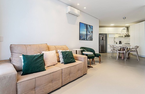 Jurere Apartment | WI-FI 200MB | 350m from Jurerê Beach #JA07