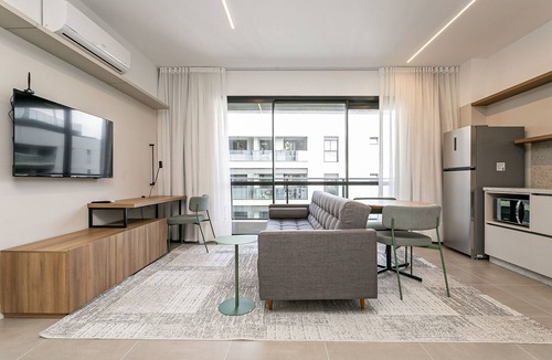 Centro Apartment | WI-FI 200MB | Me2 Benefits | Foodhall #TS1