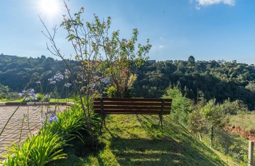 Campos do Jordao Apartment | Wi-Fi rápido e vista incrível, 7km Capivari