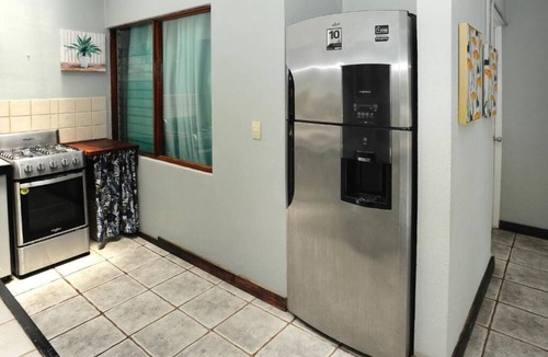 Quepos Hotel | Wide Mouth Frog
