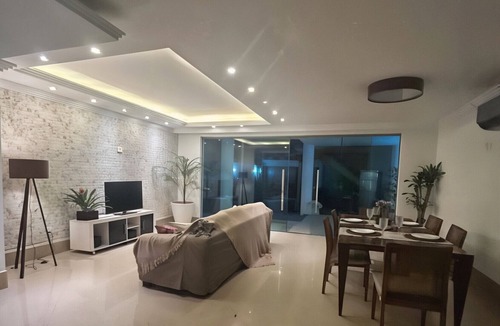 Recreio dos Bandeirantes House | Wonderful Condominium House in Recreio