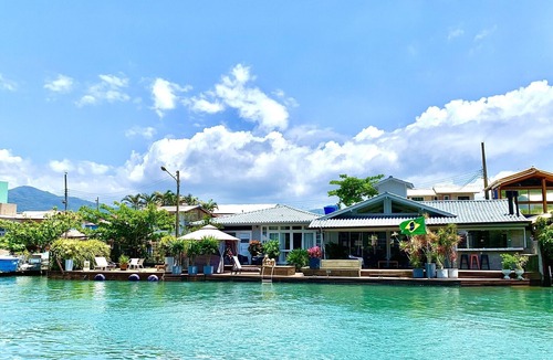 Barra da Lagoa House | Wonderful house by the canal