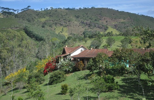 Mirantao House | Wonderful site in Mauá with waterfall and lush nature. Full privacy