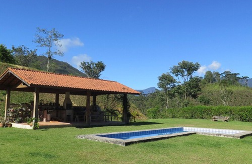 Mirantao House | Wonderful site in Mauá with waterfall and lush nature. Full privacy