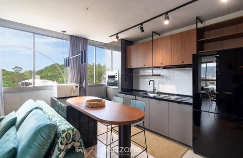 Ze Amandio Apartment | Your Exclusive Stay With Pool and Jacuzzi Just 500 Meters From the Beach - ELF