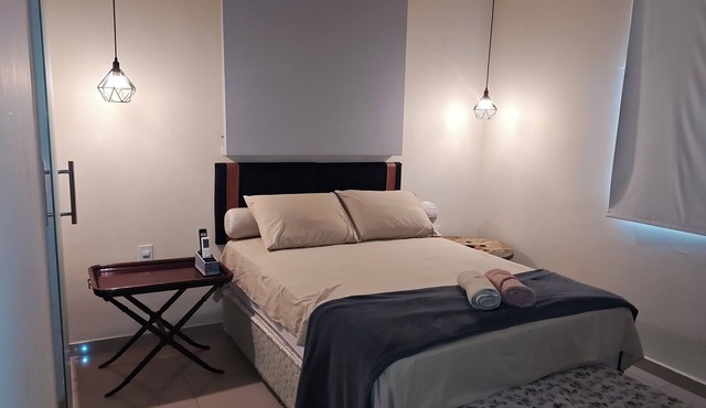 01 Deluxe Suite with walk-in closet