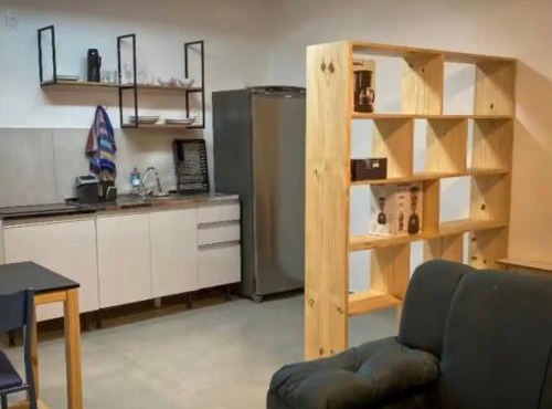 01 - ESTÚDIO MODERNO com Área privativa, Wi-Fi veloz, TV smart, Vaga de garagem, Cozinha completa, próximo a Skema School