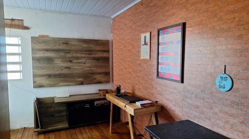 04 Quarto, com sala, cozinha, banheiro e sacada