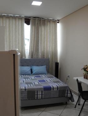 06 - Quarto com banheiro compartilhado, próximo a Pampulha