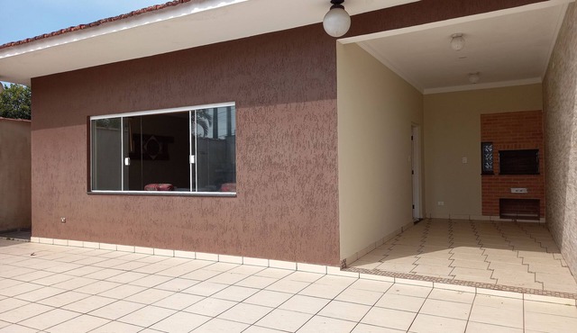 1 Block from the Beach, 4 bedrooms