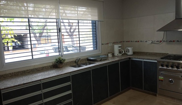 10 Dormitorios en Suite. Excelente Ubicación