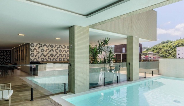1BR Apt w/Pool 650m From Beach Pdn0113