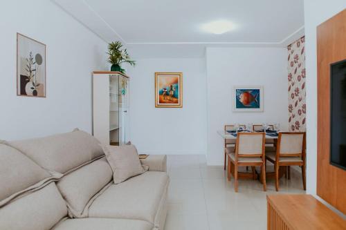 2 Air-Conditioned Bedrooms a Few Meters from the Beach