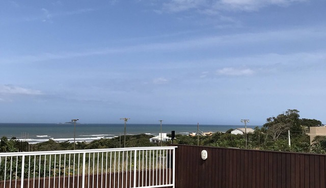 2-bedroom apartment 3 blocks from the beach with views from every room