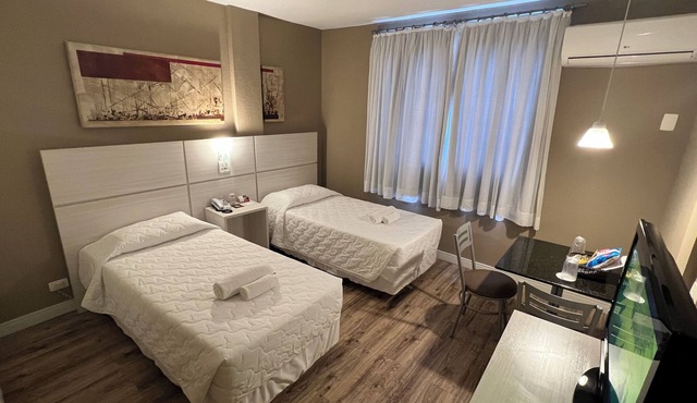 2 Comfortable Executive Double Twin Room in Downtown Curitiba for Easy Exploring