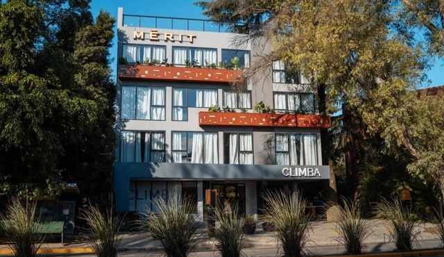 2 Relaxing Rooms With Free Breakfast Near Feria de Mataderos and Arenales