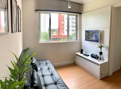 205- Apartamento 1 quarto suite, Encantador, amplo e decorado, mobiliario moderno, cozinha completa com utensílios , Excelente vista da cidade e localização privelegiada no bairro Bigorrilho ,