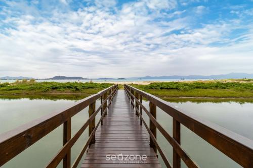 2b ap with direct beach access Floripa CRVA0007