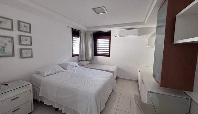 4-bedroom beach house in Ponta de Campina, ideal for families.