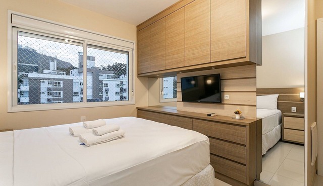 50" Smart TV | 500 meters from UFSC #TRINA03