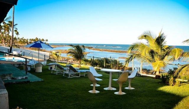 6-Bedroom Beachfront House - Weekend Rental: R$3,600.
