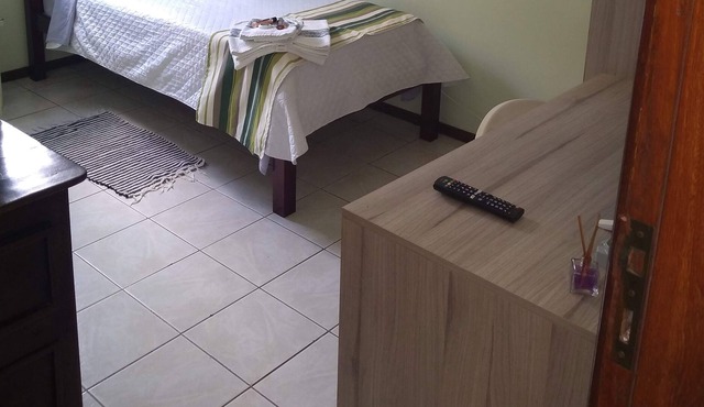 6 Independent single excsuite with bathroom, Wi-Fi, SmartTV center Brasilia