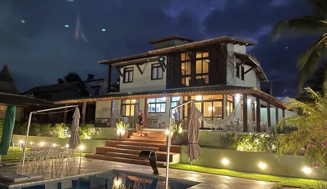 "6 suites, Cond. Canto del Sol, 450 meters from the beach, heated pool, barbecue."