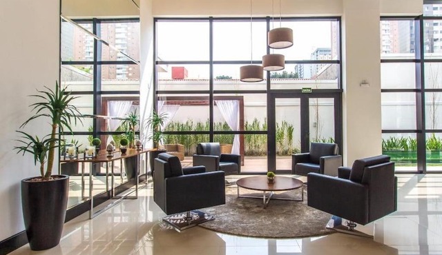709- Apartamento Decorado Encantador, mobiliado, amplo, cozinha completa, Excelente localização no Rebouças
