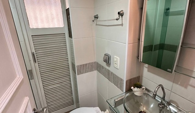 75 m² apartment, 2 suites, simple and close to everything.