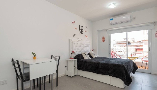 A bright studio with a balcony for 2 people in Buenos Aires!