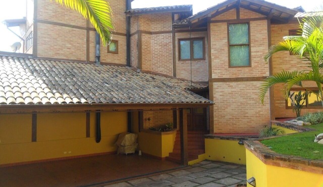 A Casa dos Seus Sonhos Existe, num Condomínio Fechado de Natureza Exuberante !