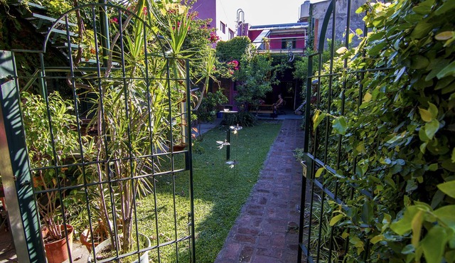 a charming apartment-loft in the sculptor ´s home with a railway view
