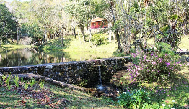 A comfortable retreat in the Atlantic Forest near the Serra do Mar State Park.