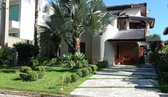 A lovely house near the beach surrounded by nature, all in one location.