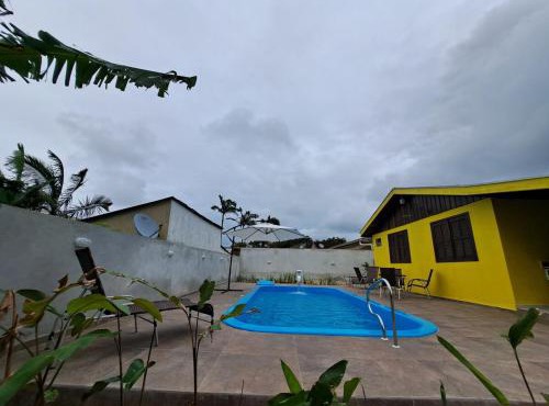 Acácias - Casa com Piscina e Quadra de Vôlei
