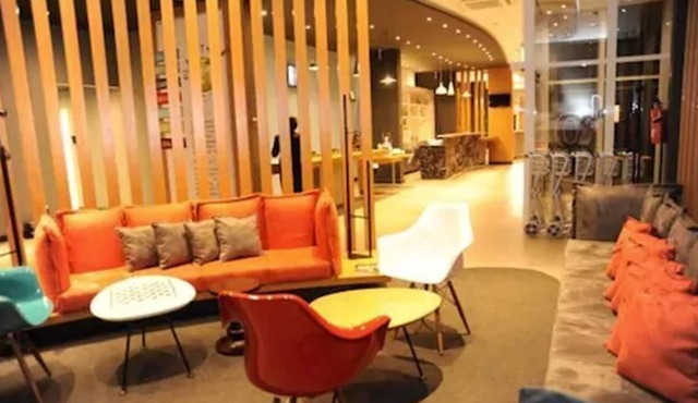 Ajax Hotel