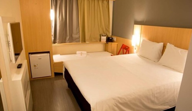 Ajax Hotel