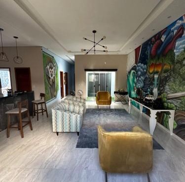 AMAZON INn JACARÉ