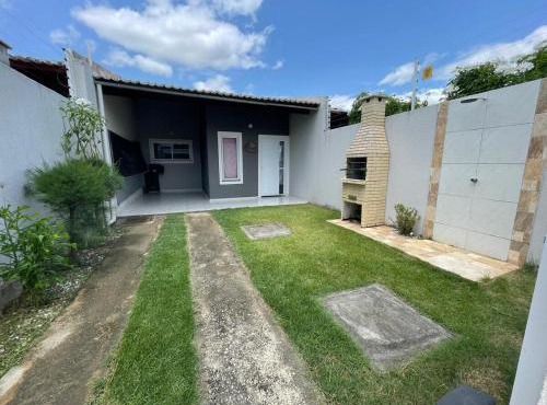 Ancuri retreat with backyard and barbecue area