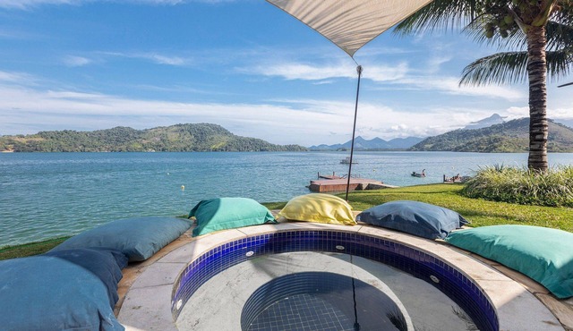 Ang006 - Magnificent seafront house in Angra