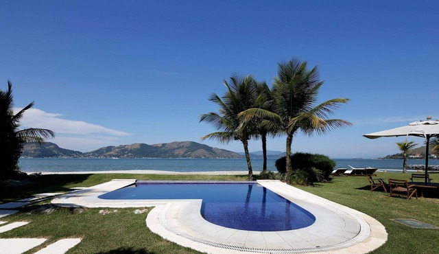 Ang027 - Luxurious villa by the sea in Angra dos Reis