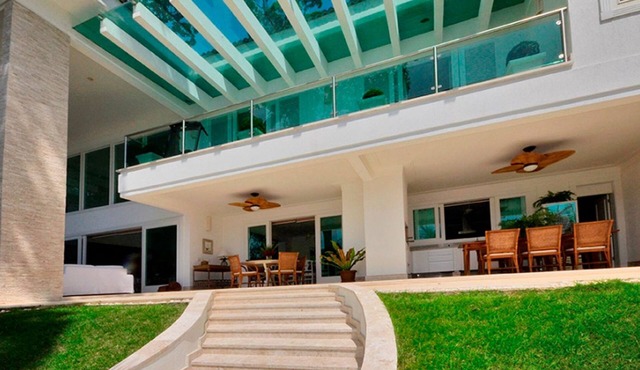 Ang046 - Beautiful beachfront mansion in Angra dos Reis